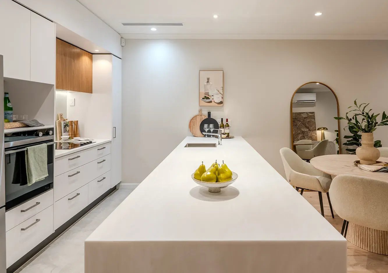 7190 RYM_DN Display Apartment Landing Page Inset Image 640x450_Kitchen