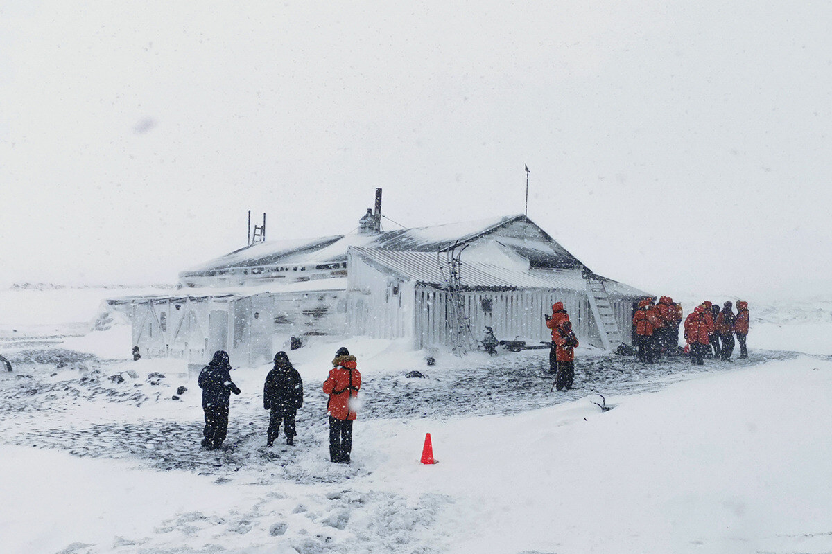Blog_lifestyle_Shackleton Hut resize