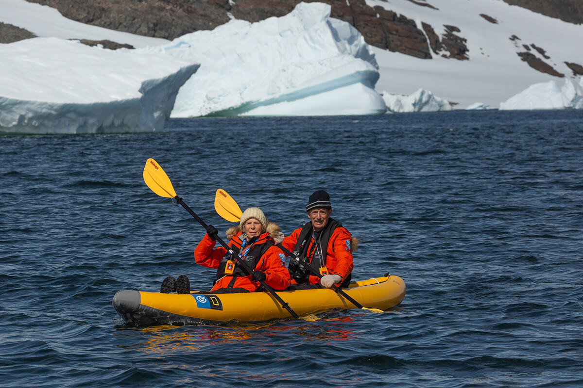 Blog_lifestyle_kayak_antarctica resize