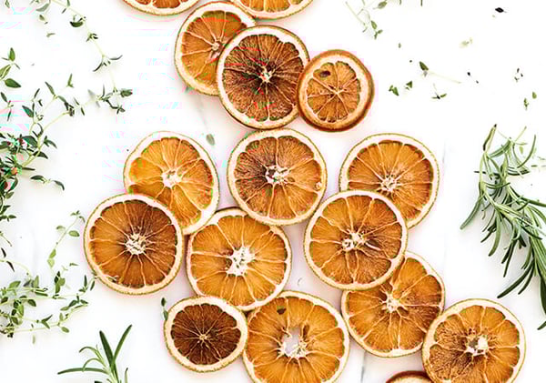 dried-orange-S3_D7Q9vz0Y-640x450